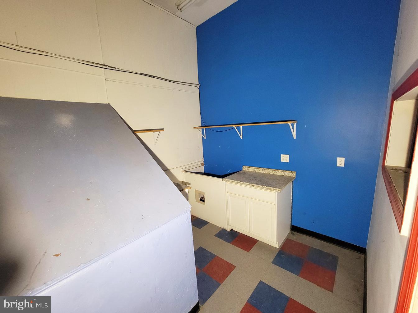 1433 E Vernon Rd #commercial Space Property Photo 8