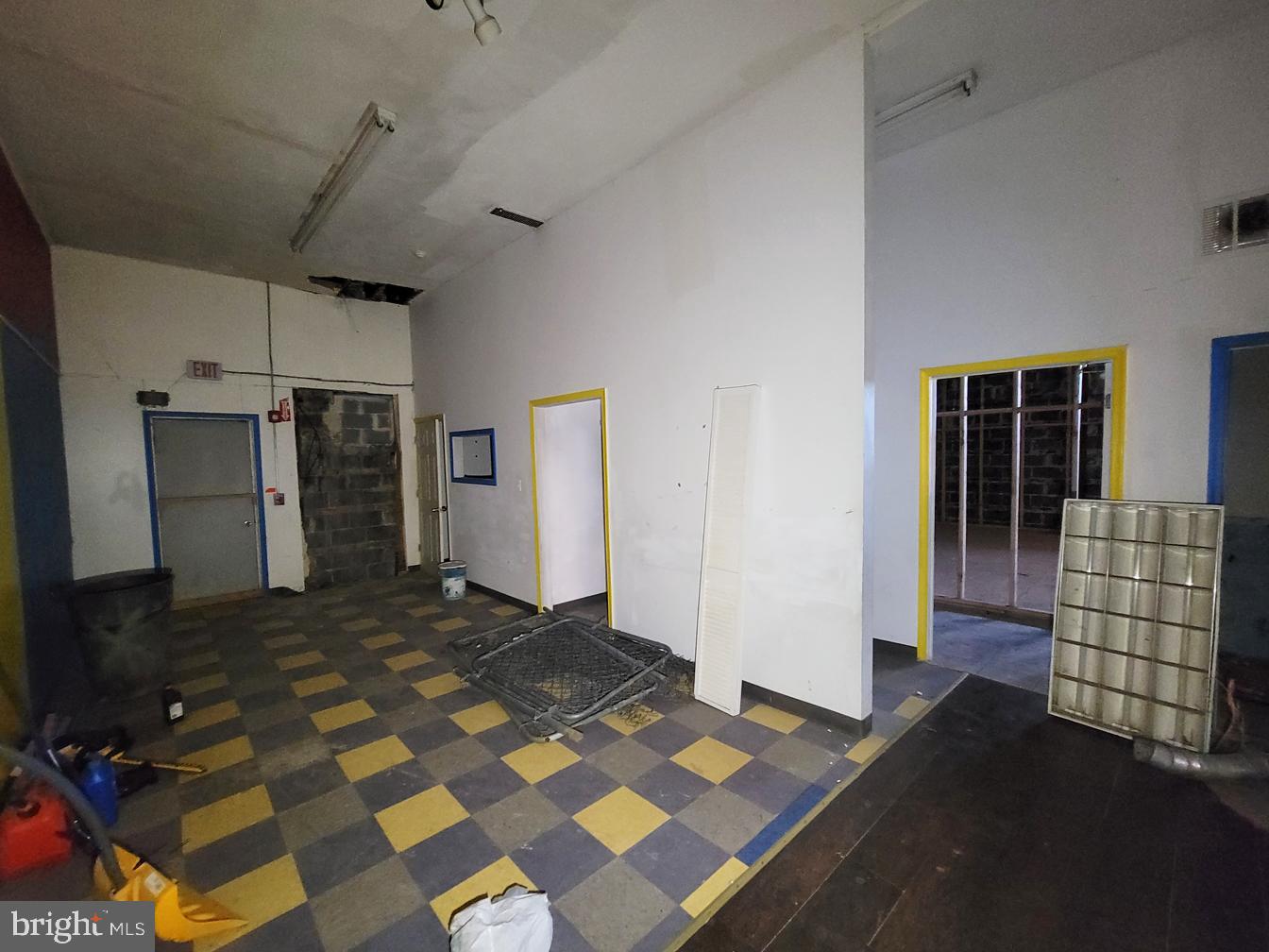 1433 E Vernon Rd #commercial Space Property Photo 12