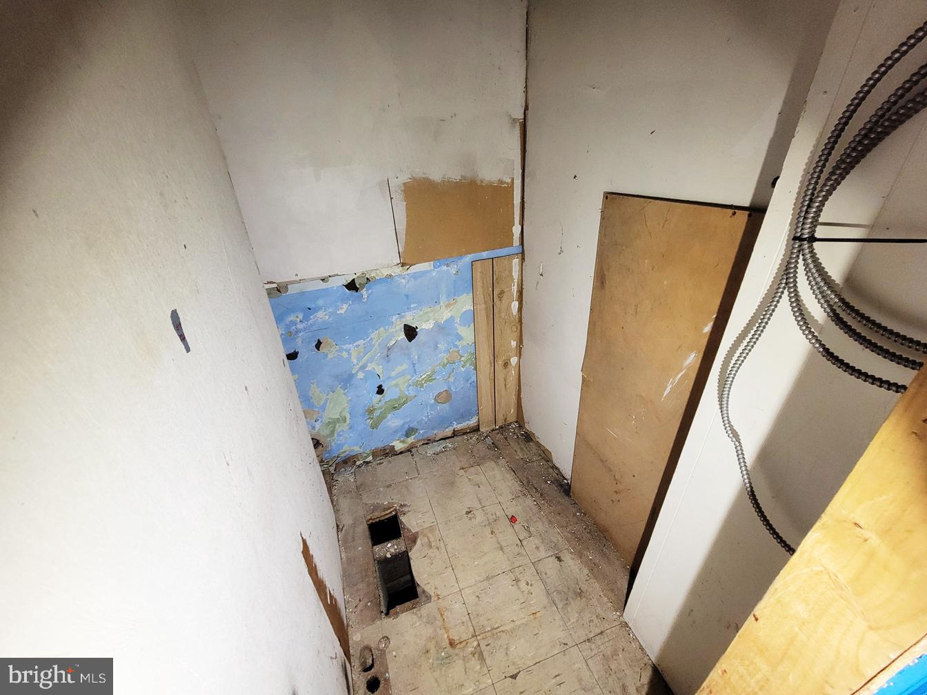 1433 E Vernon Rd #commercial Space Property Photo 13