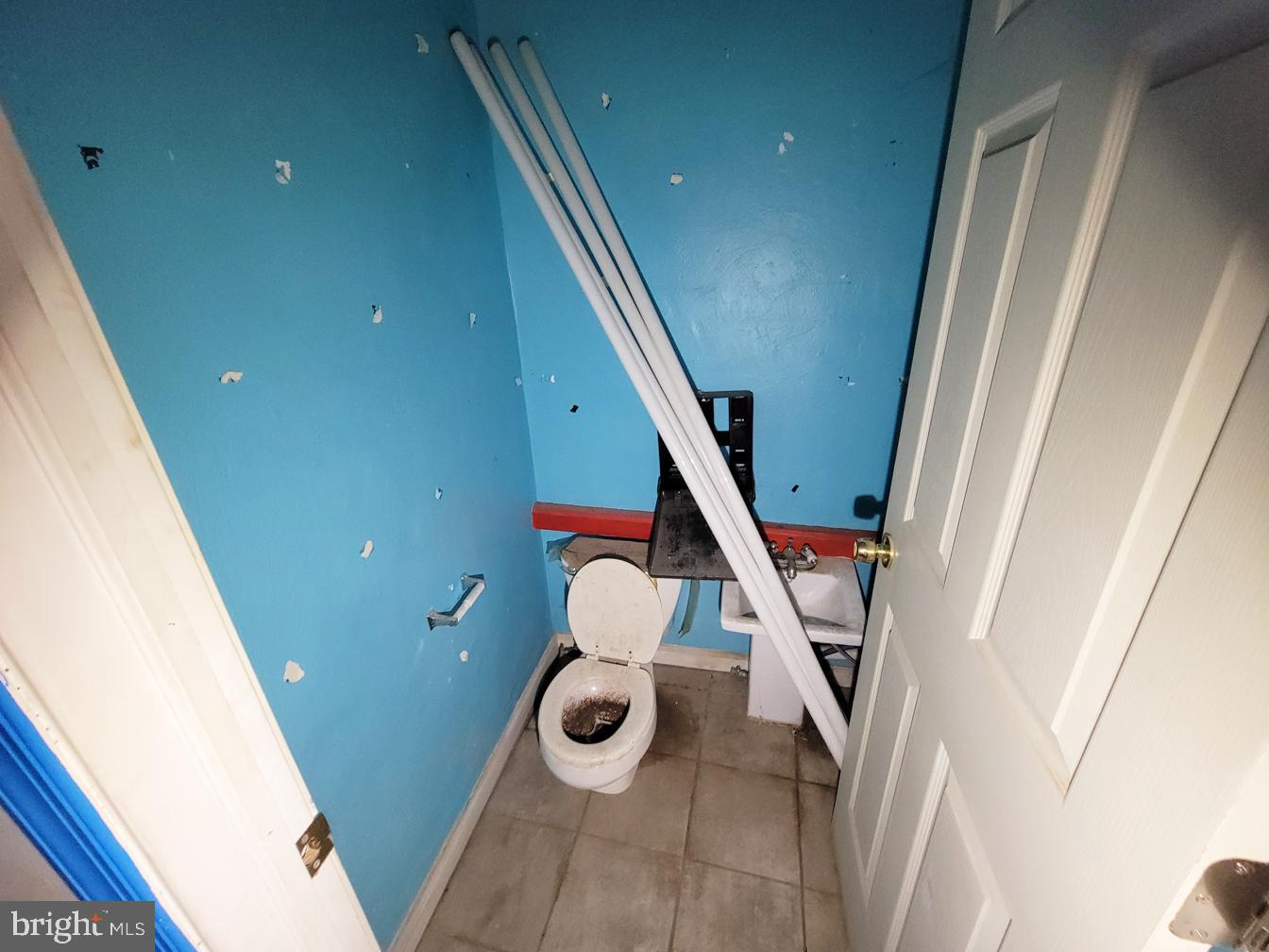 1433 E Vernon Rd #commercial Space Property Photo 17