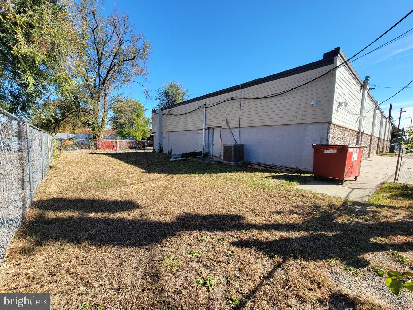 1433 E Vernon Rd #commercial Space Property Photo 27