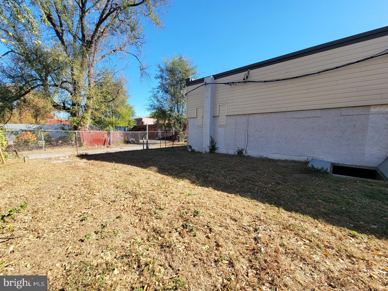 1433 E Vernon Rd #commercial Space Property Photo 28