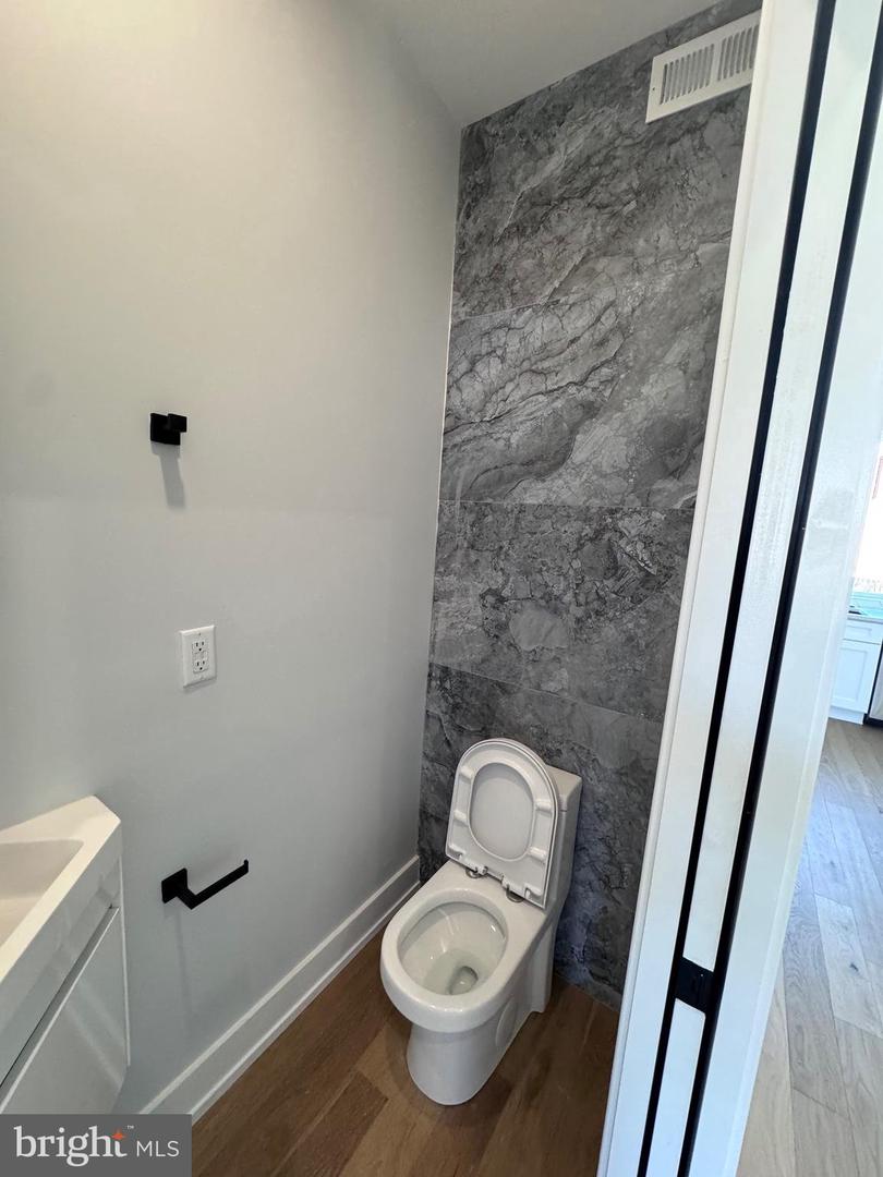 3003-11 Gaul Street #b Property Photo 96