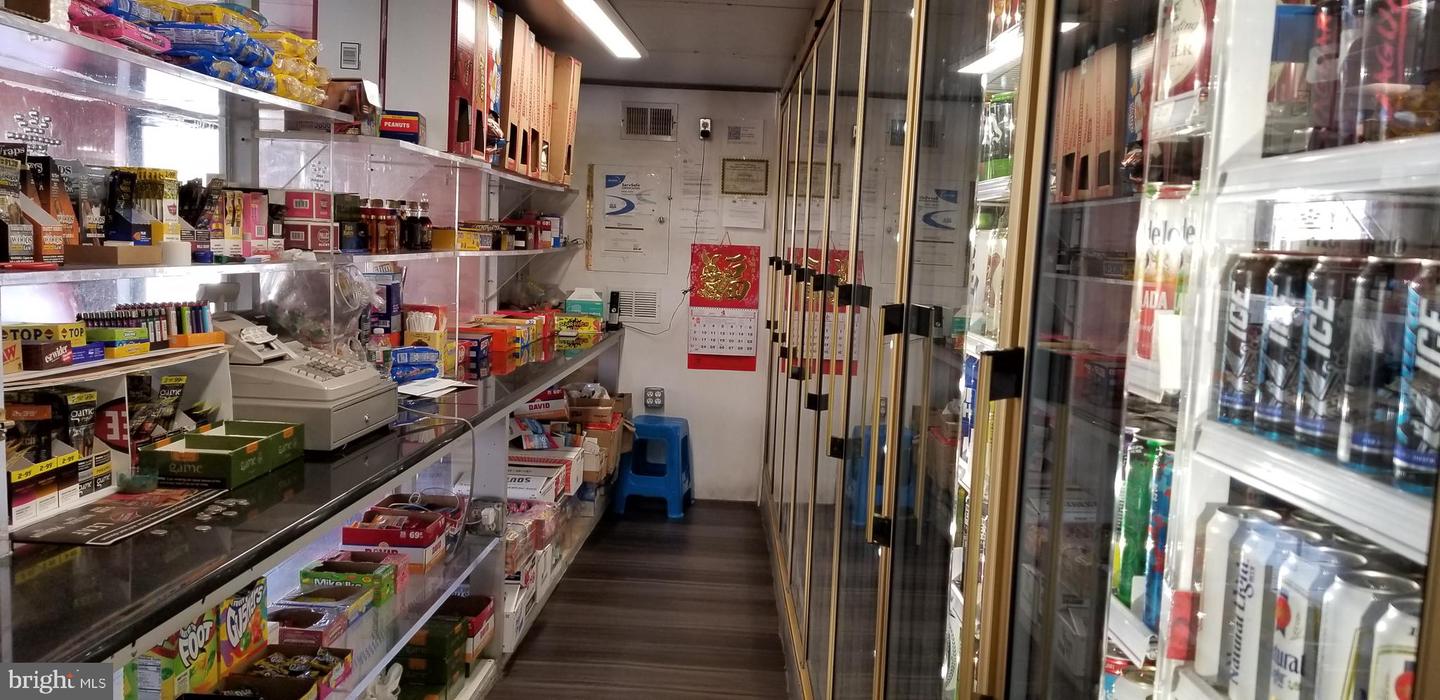 6100 E Wister St Property Photo 8