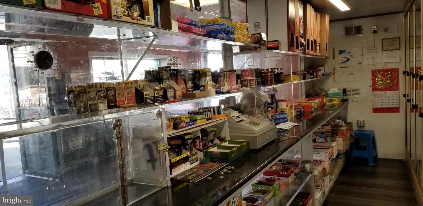 6100 E Wister St Property Photo 10