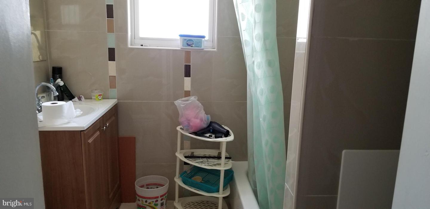 6100 E Wister St Property Photo 18