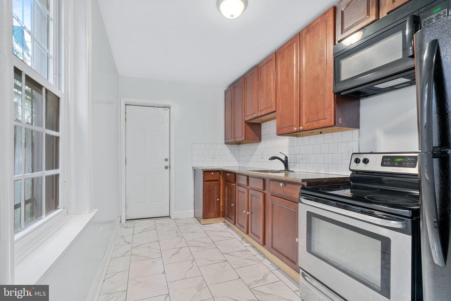 1636 Edgley St Property Photo 2