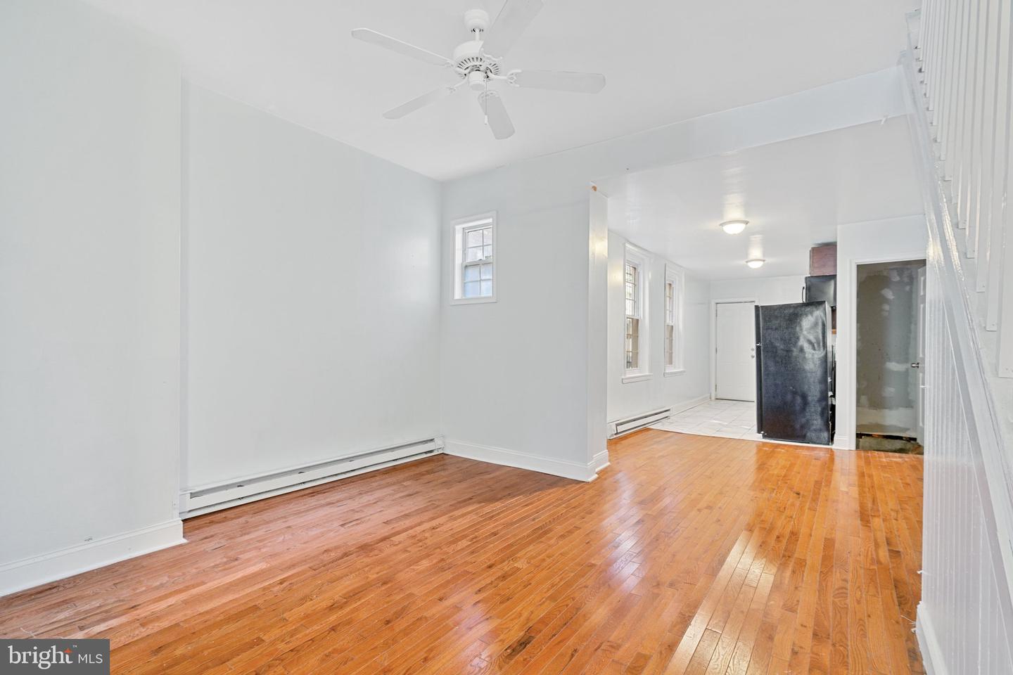 1636 Edgley St Property Photo 6