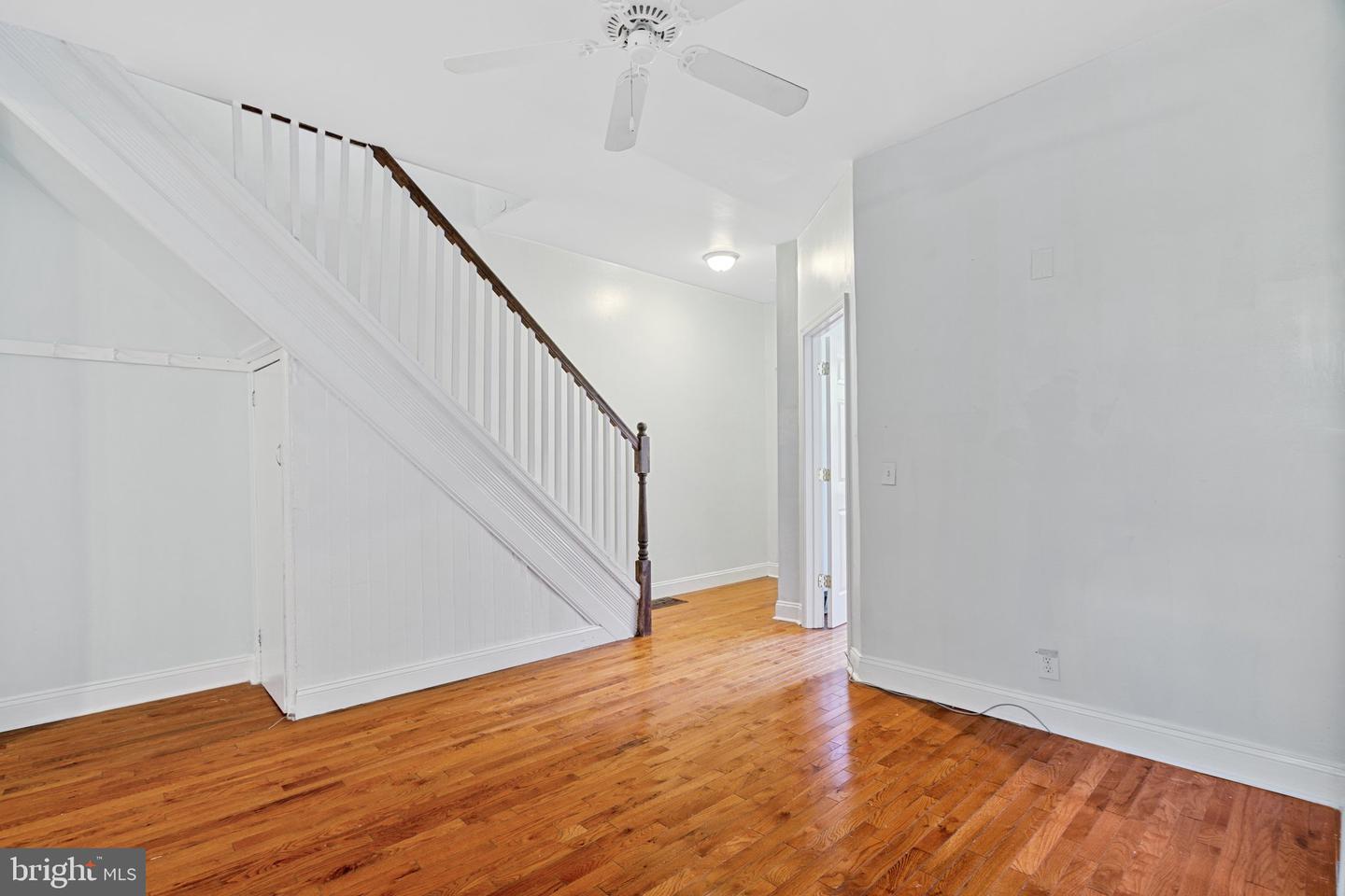 1636 Edgley St Property Photo 7