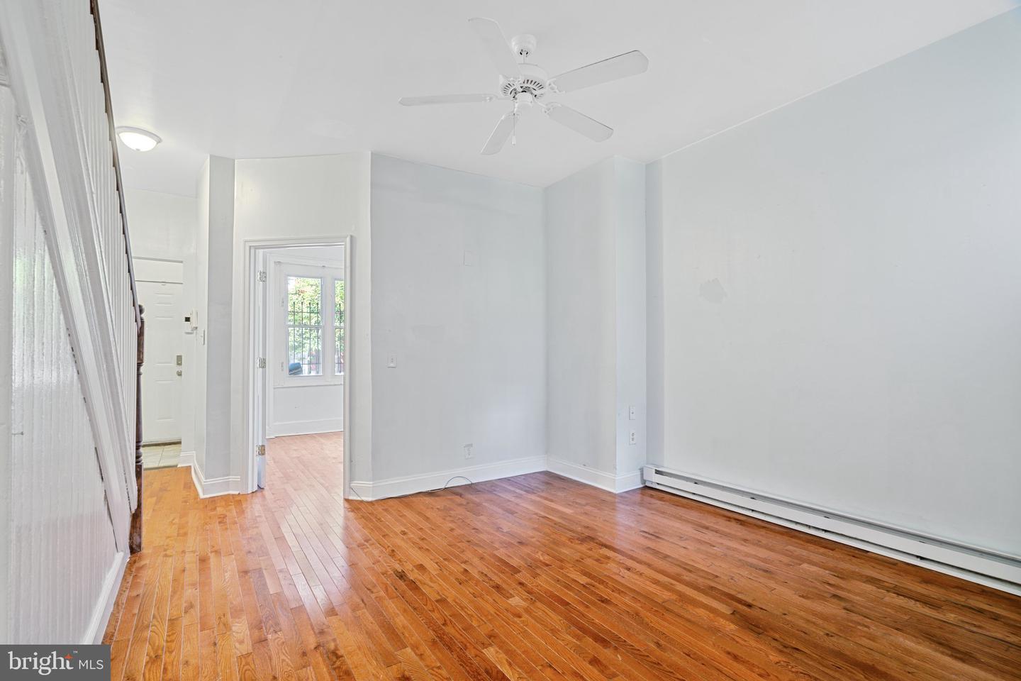 1636 Edgley St Property Photo 9