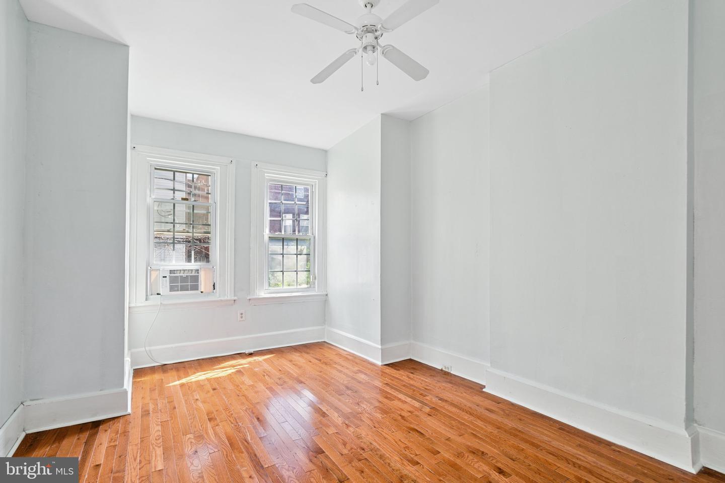 1636 Edgley St Property Photo 12