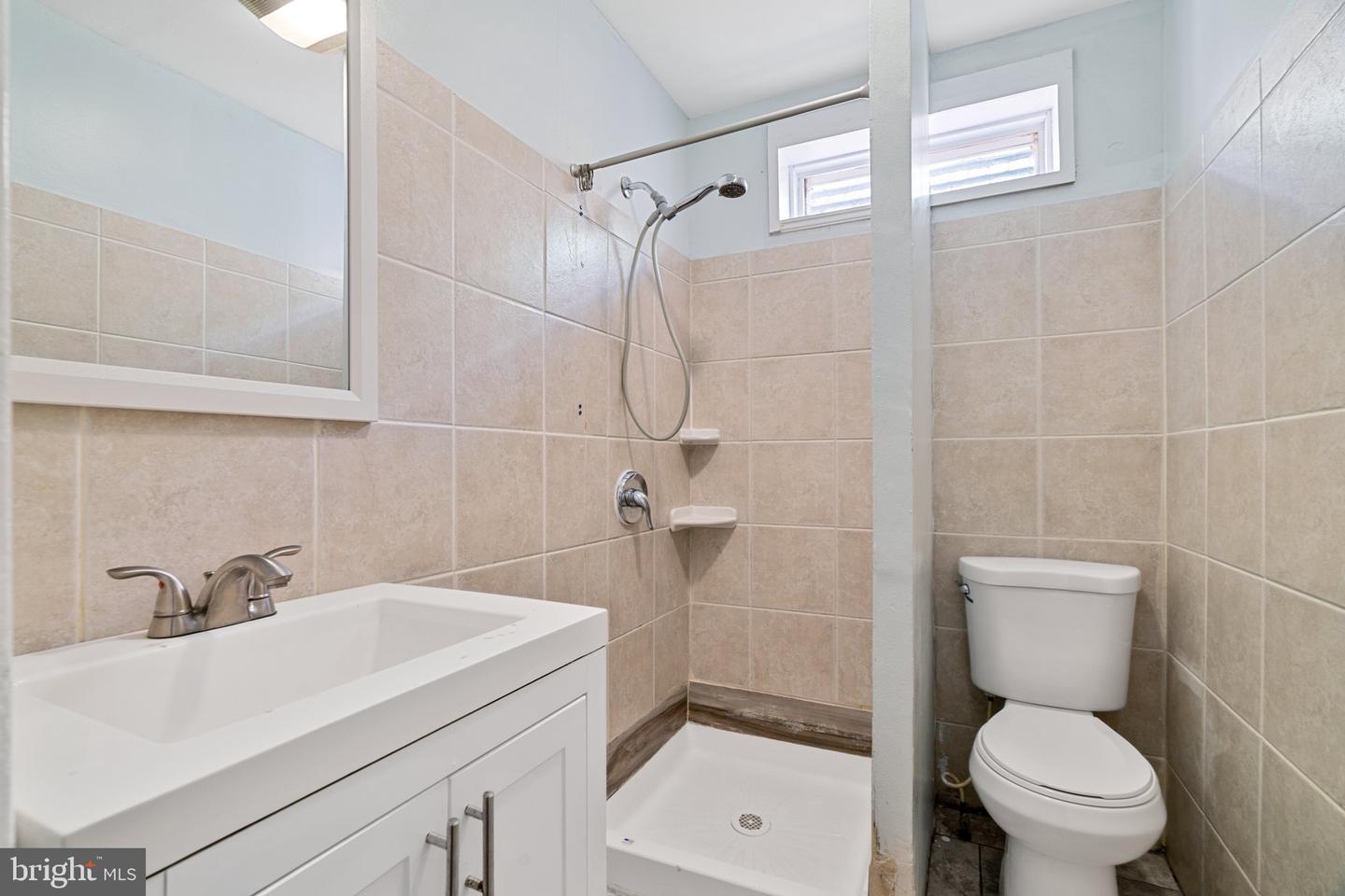 1636 Edgley St Property Photo 13