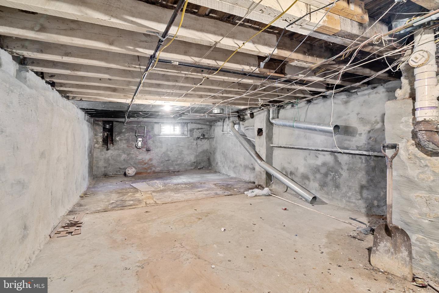 1636 Edgley St Property Photo 34