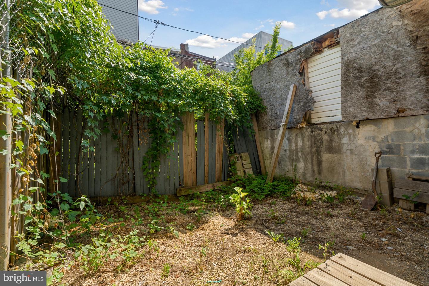 1636 Edgley St Property Photo 36