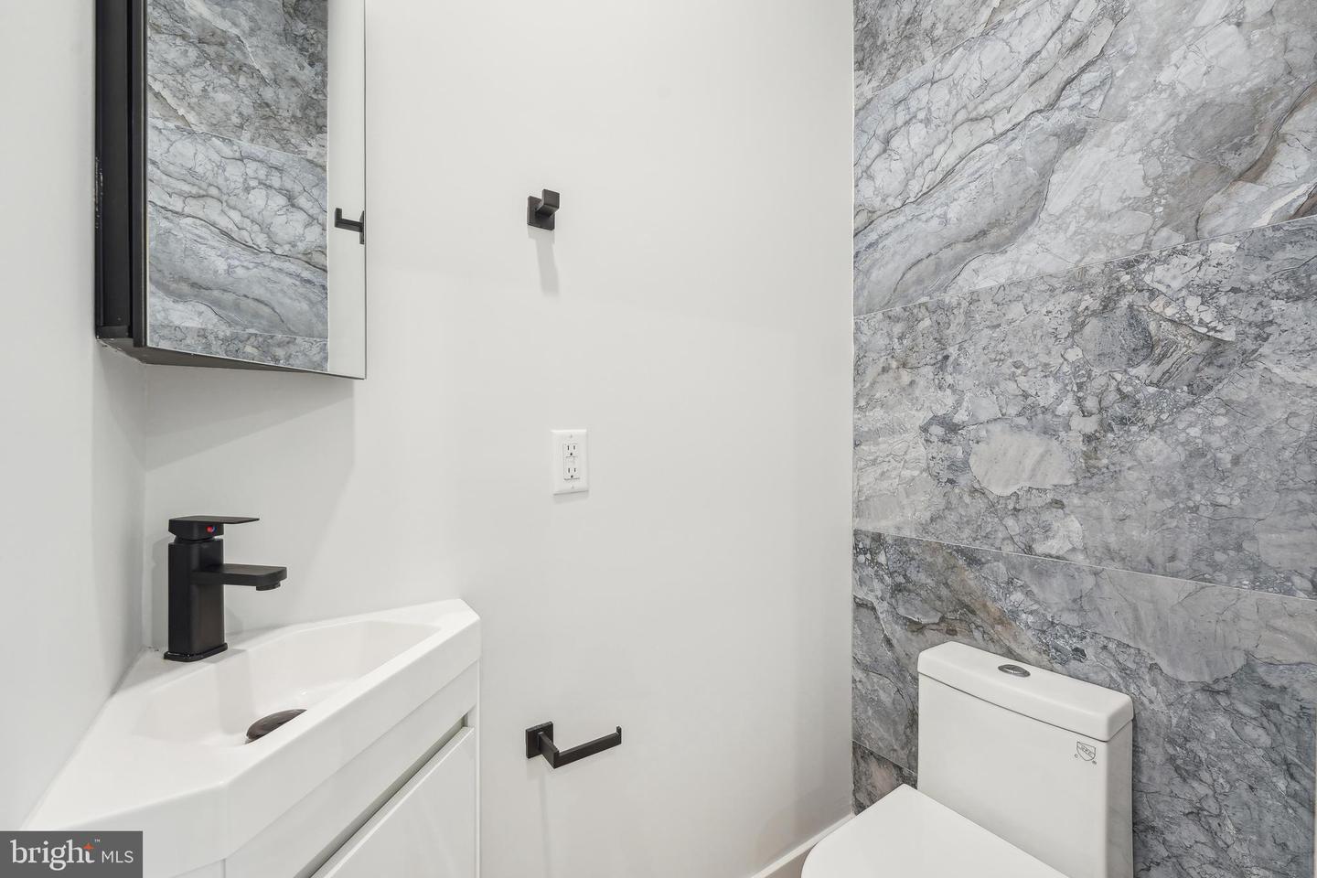 3003-11 Gaul Street #d Property Photo 25