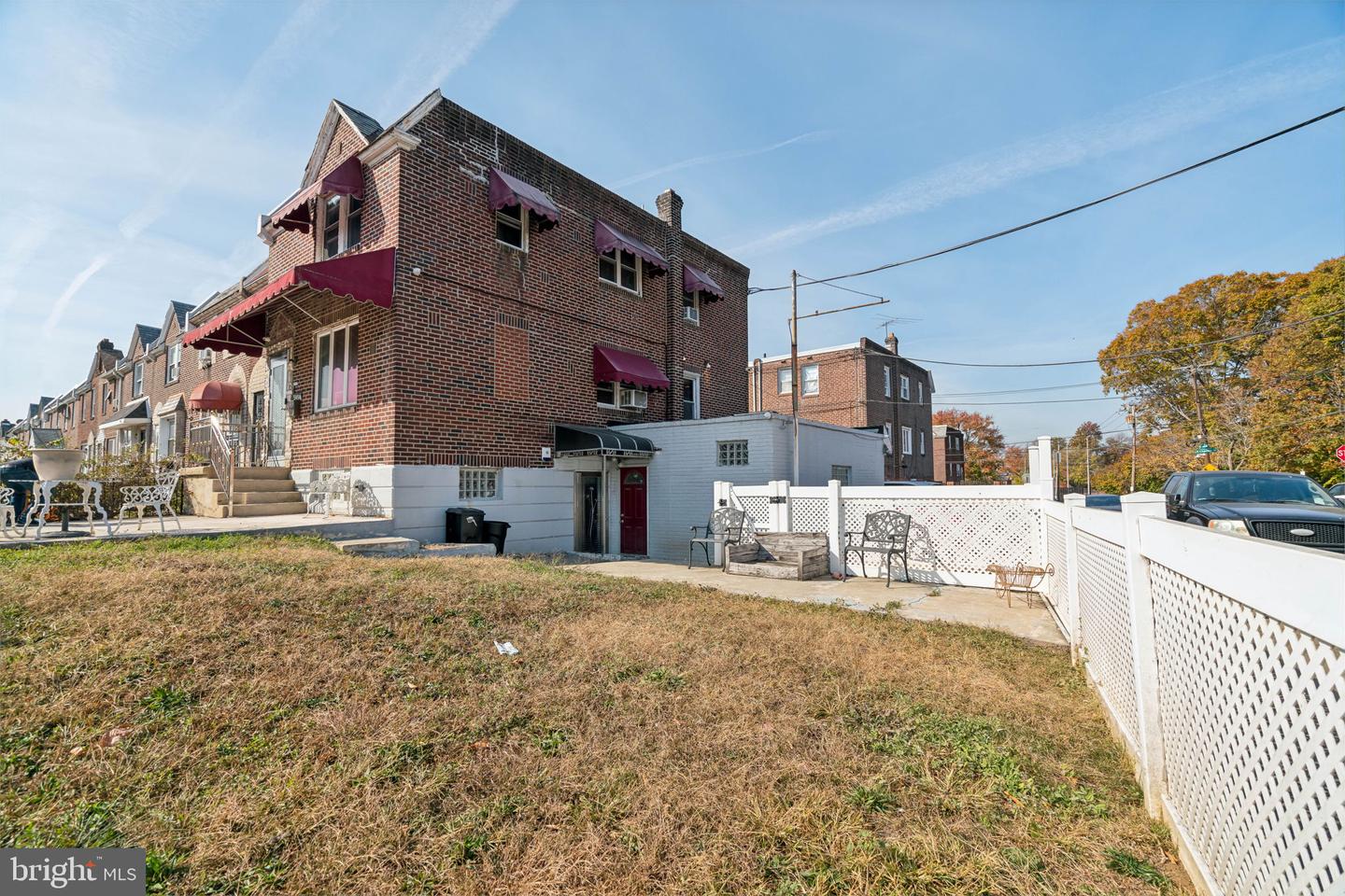 5454 Tackawanna St Property Photo 18
