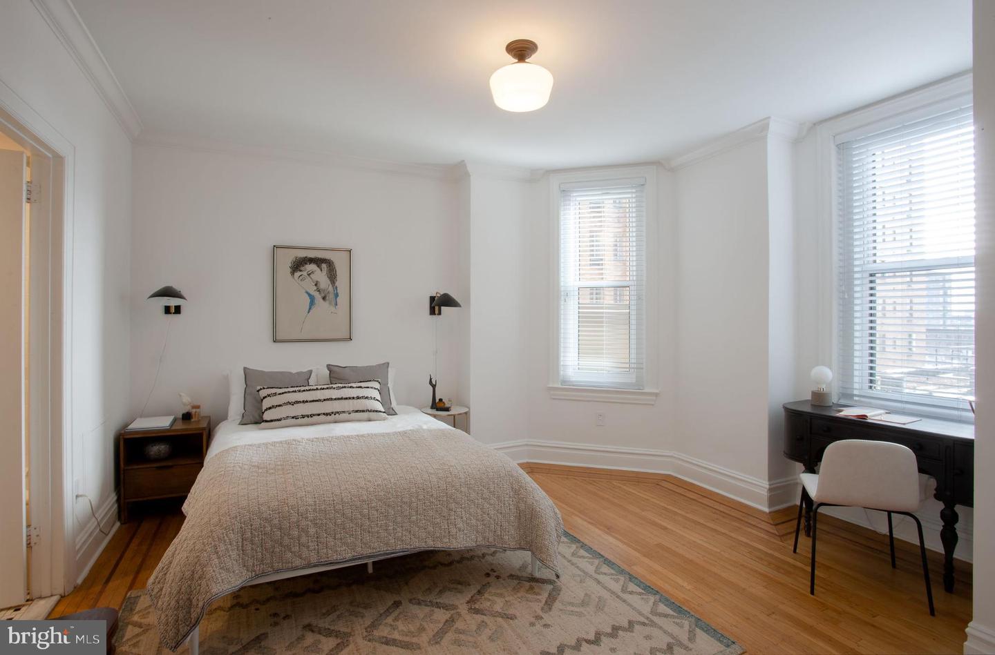 1520-28 Spruce St #202 Property Photo 4