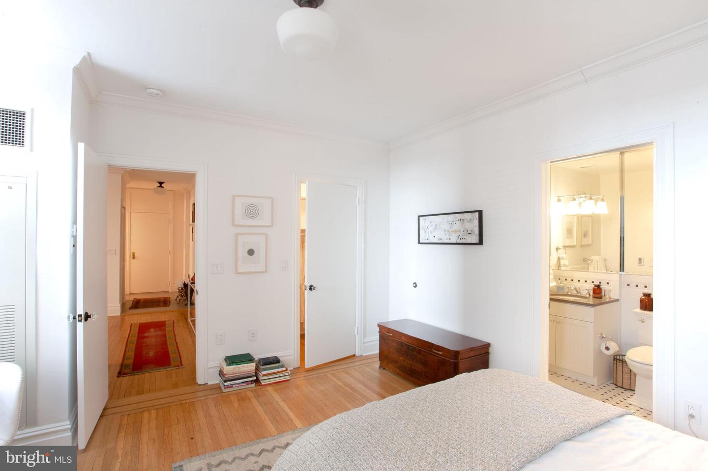 1520-28 Spruce St #202 Property Photo 5