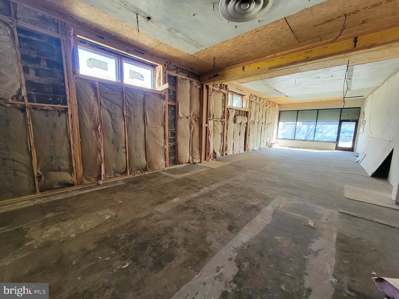 1435 E Vernon Rd #commercial Space Property Photo 7