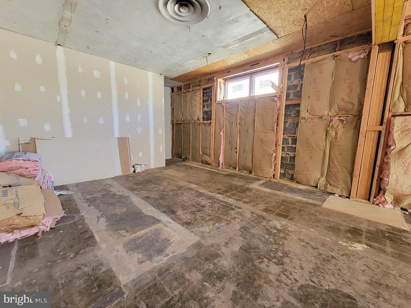 1435 E Vernon Rd #commercial Space Property Photo 9