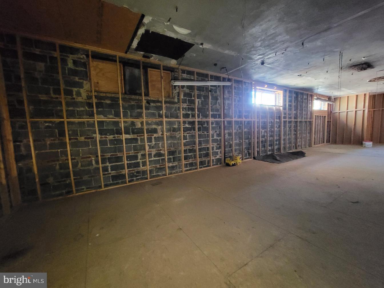 1435 E Vernon Rd #commercial Space Property Photo 18