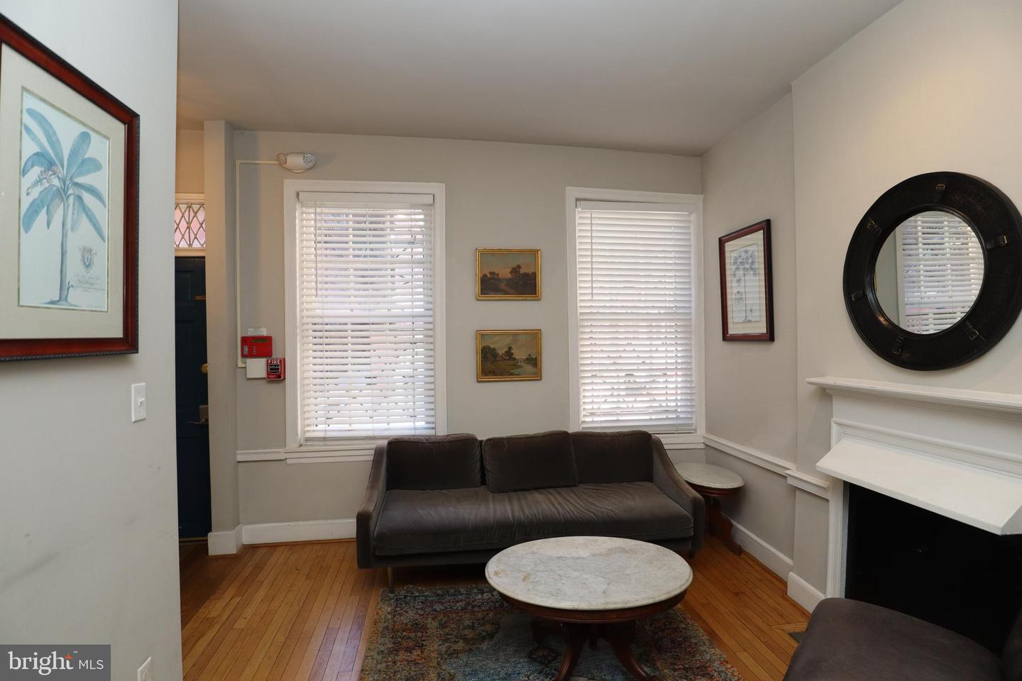 1618 Latimer St Property Photo 6