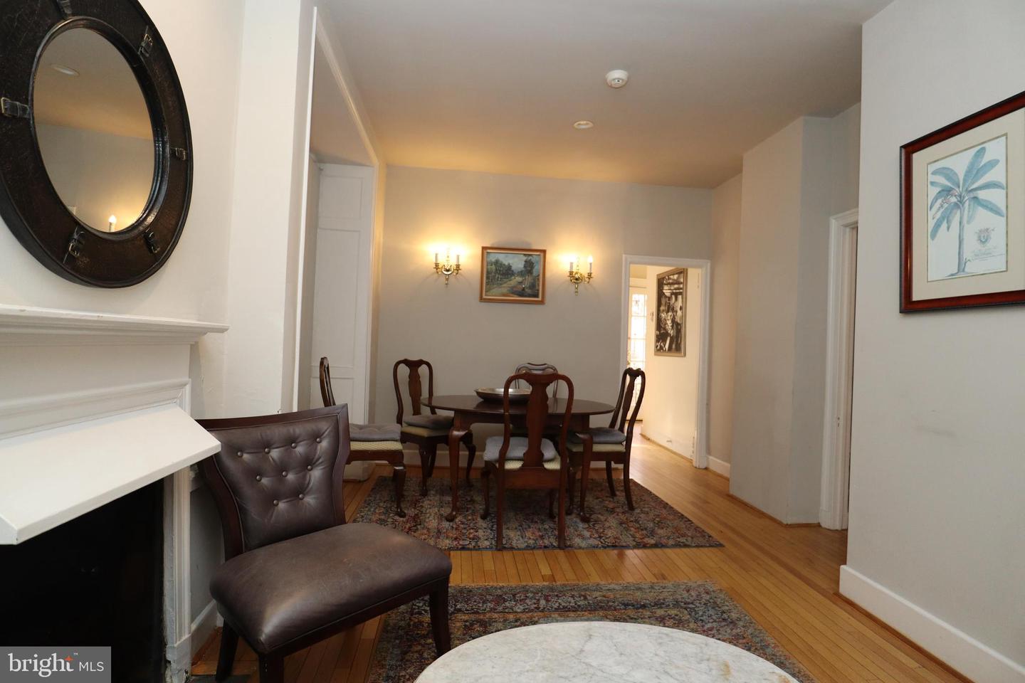 1618 Latimer St Property Photo 9