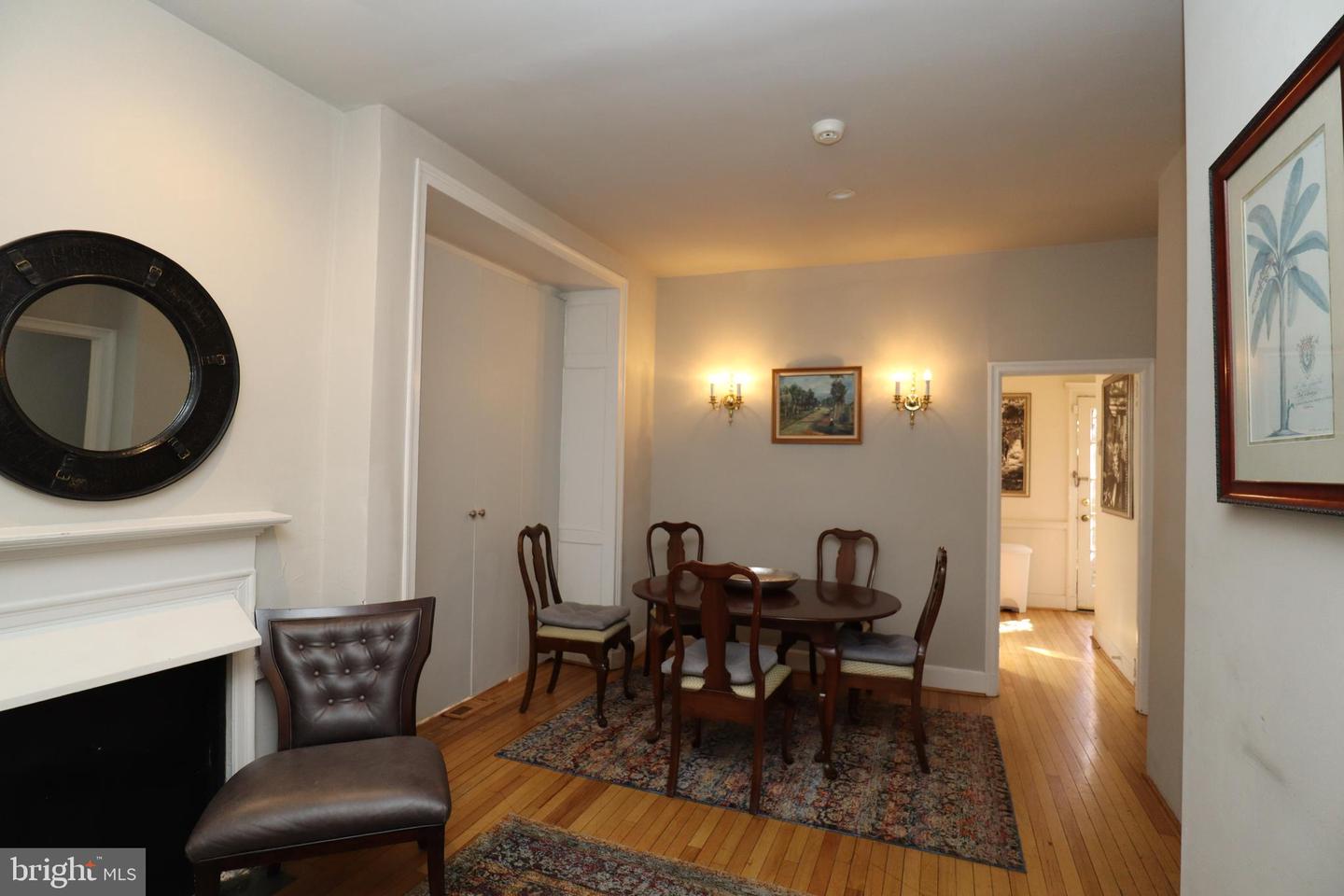 1618 Latimer St Property Photo 10