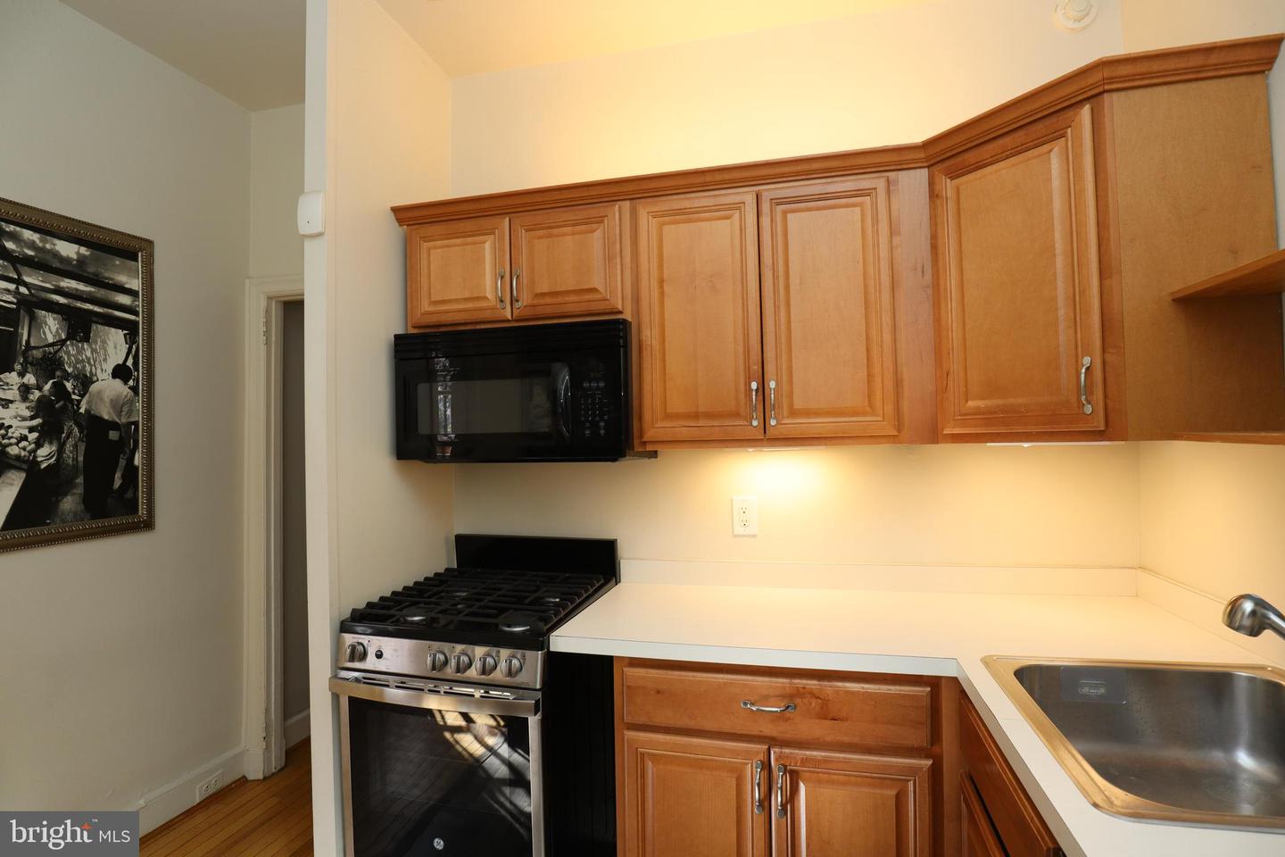1618 Latimer St Property Photo 12