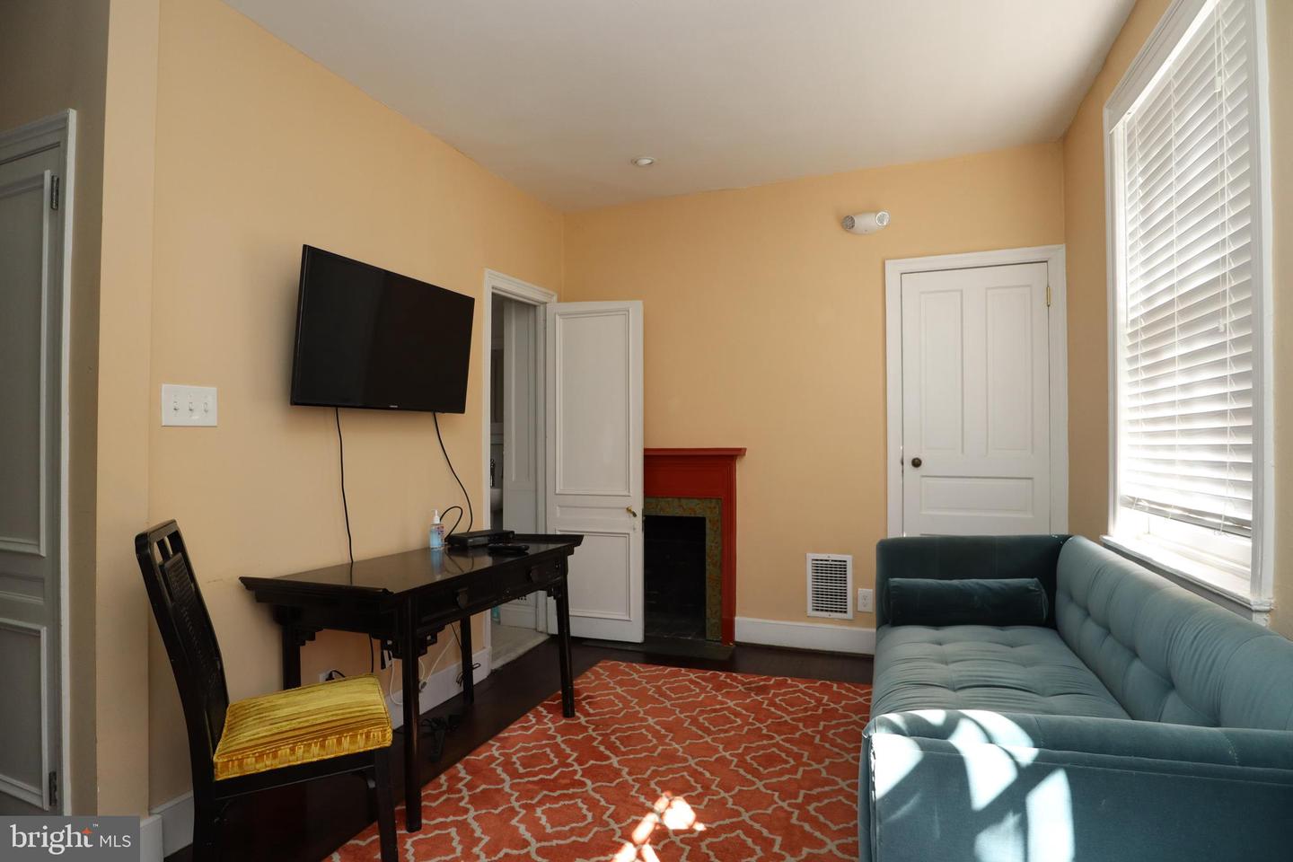 1618 Latimer St Property Photo 19