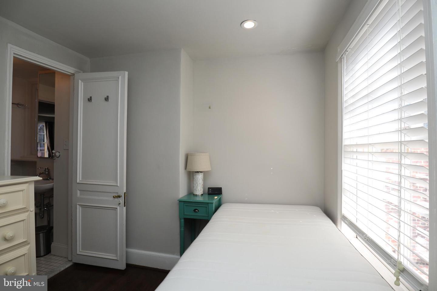 1618 Latimer St Property Photo 27