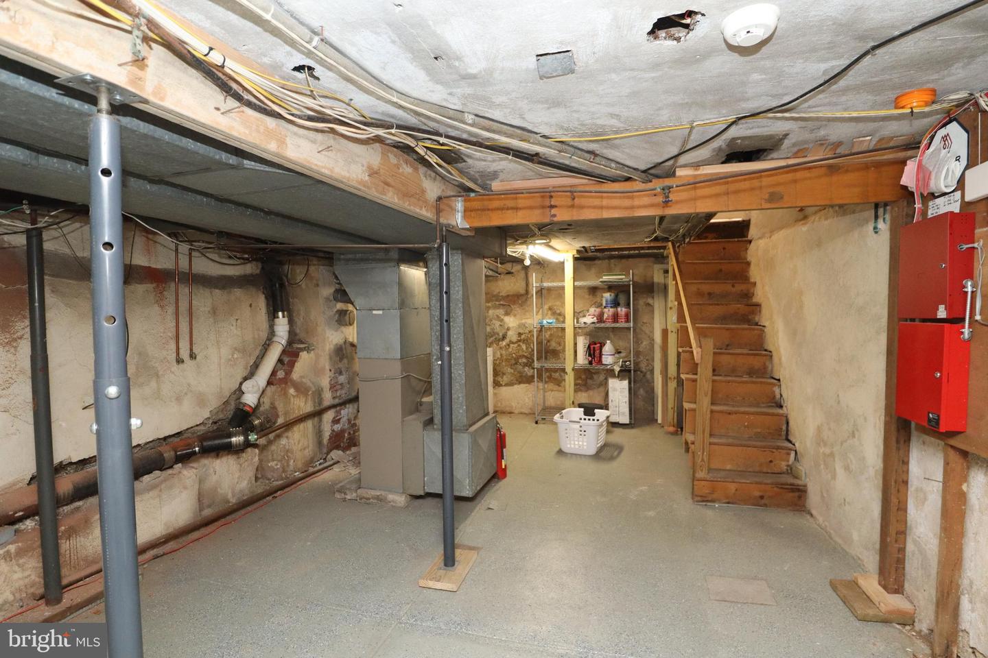 1618 Latimer St Property Photo 44