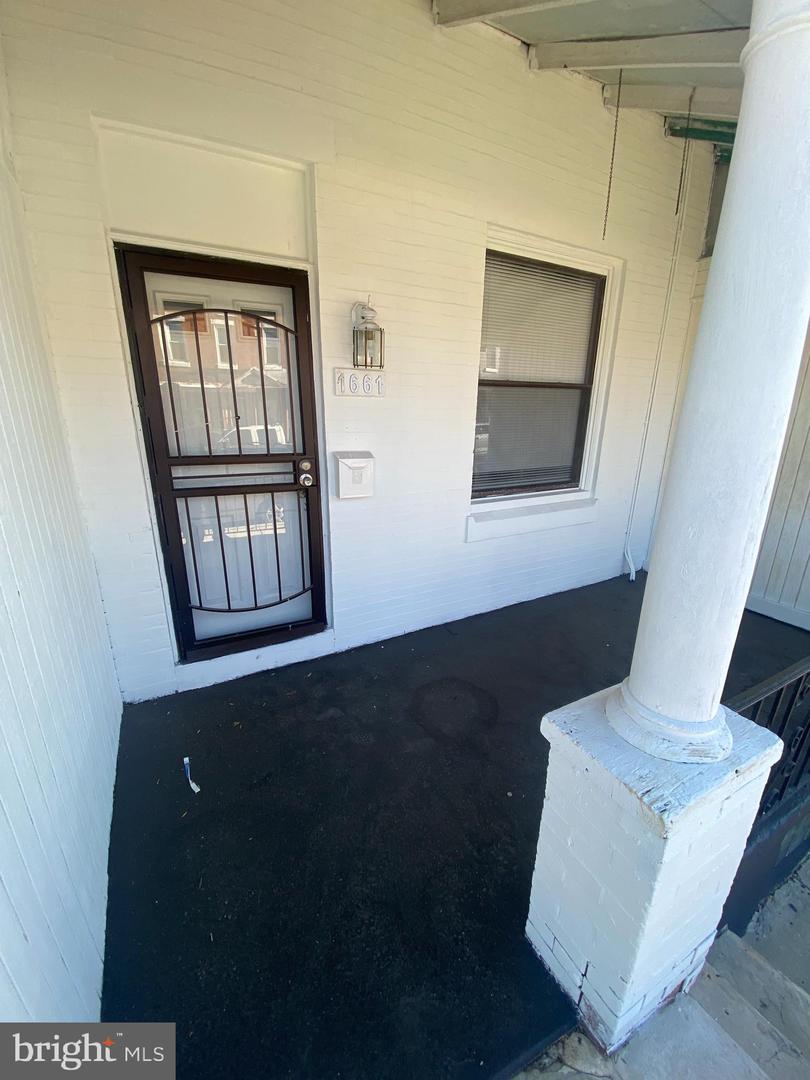 1661 Margaret St Property Photo 1