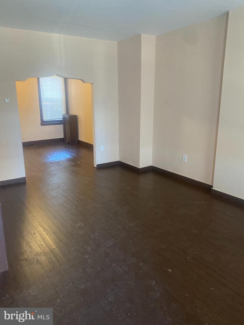 1661 Margaret St Property Photo 7