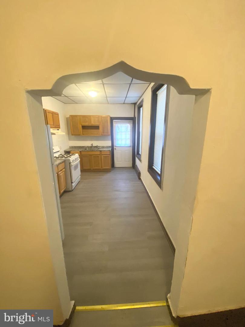 1661 Margaret St Property Photo 10