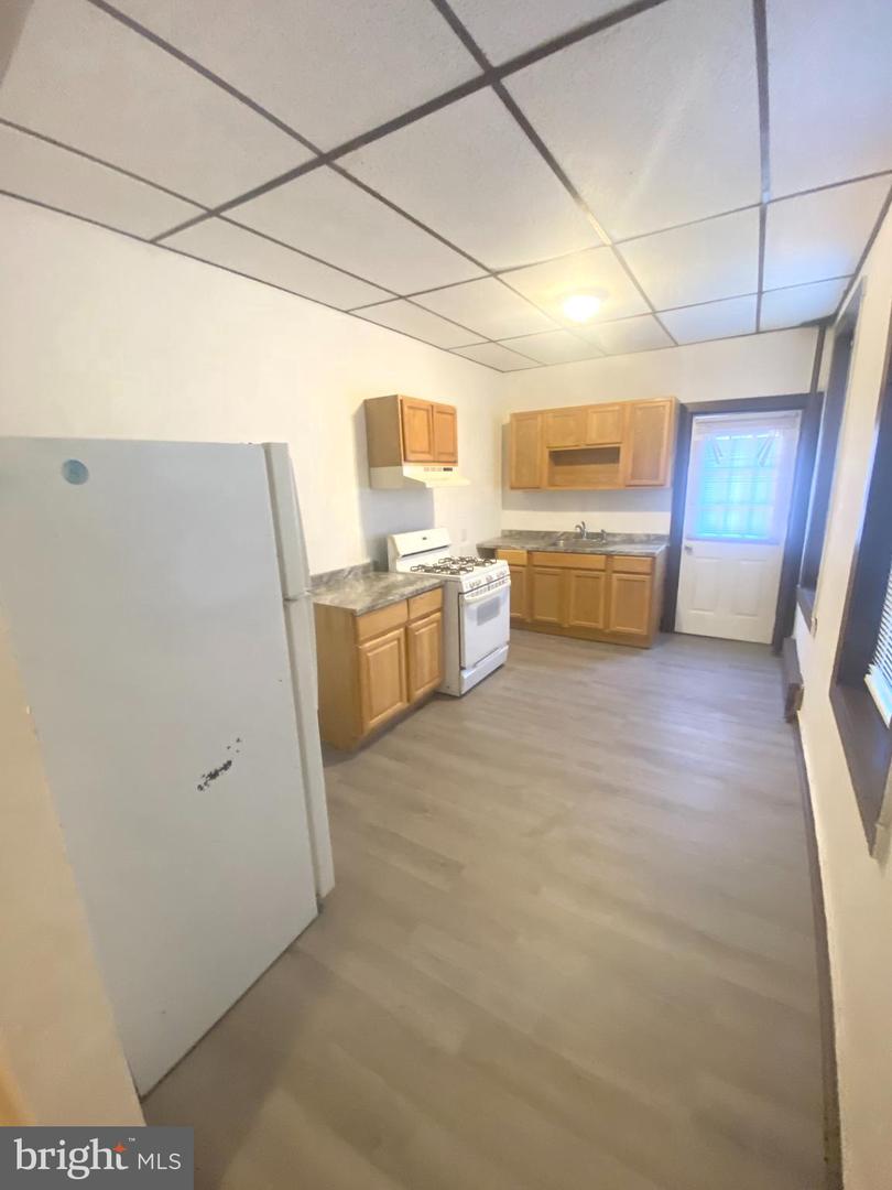 1661 Margaret St Property Photo 11