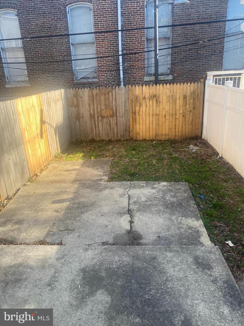 1661 Margaret St Property Photo 18