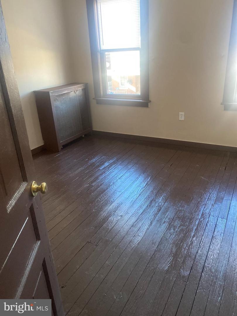 1661 Margaret St Property Photo 23