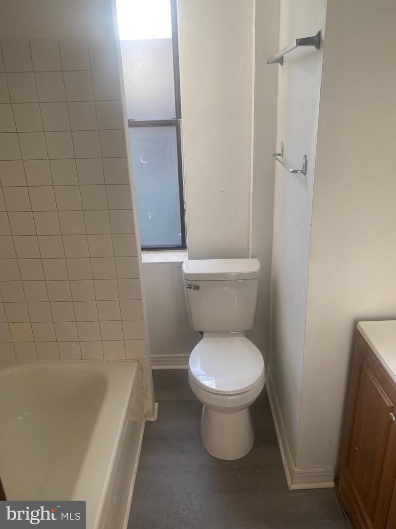 1661 Margaret St Property Photo 24