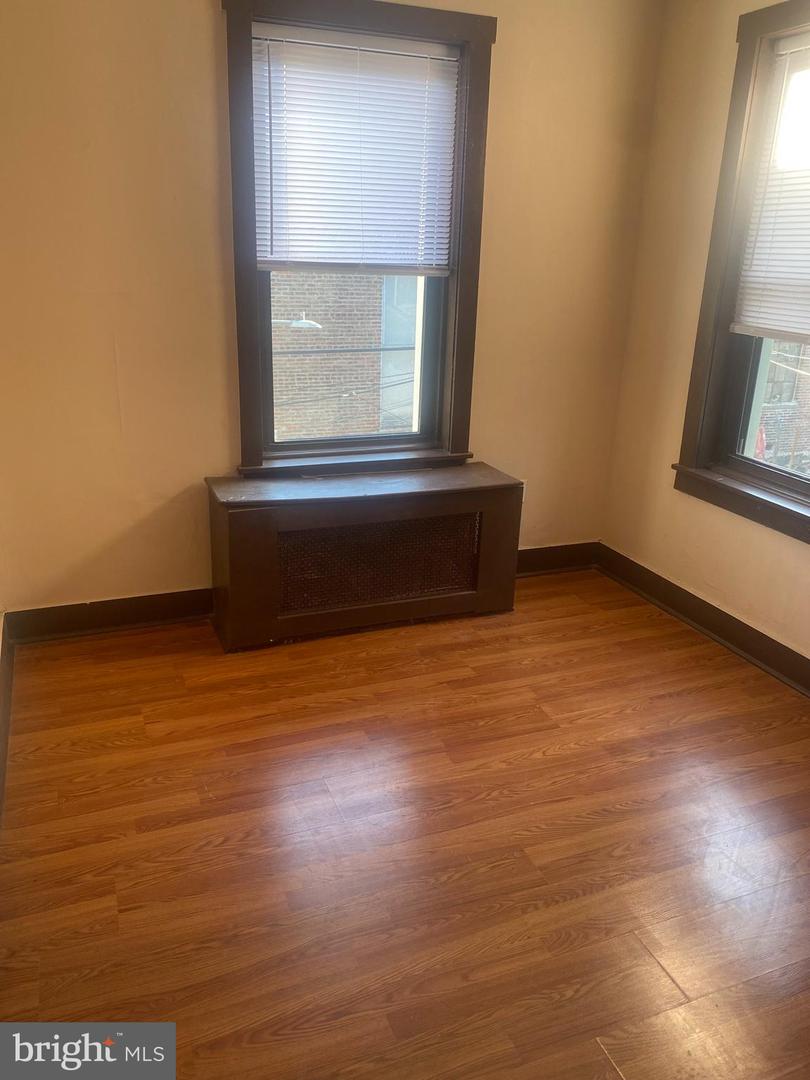 1661 Margaret St Property Photo 25