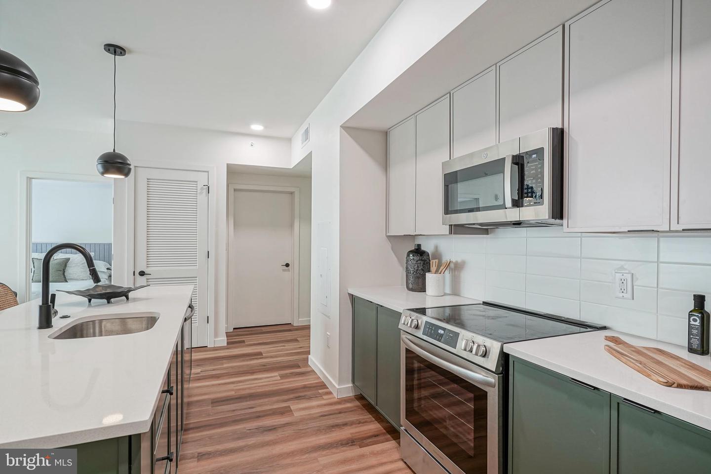 1301 Bainbridge St #306 Property Photo 8