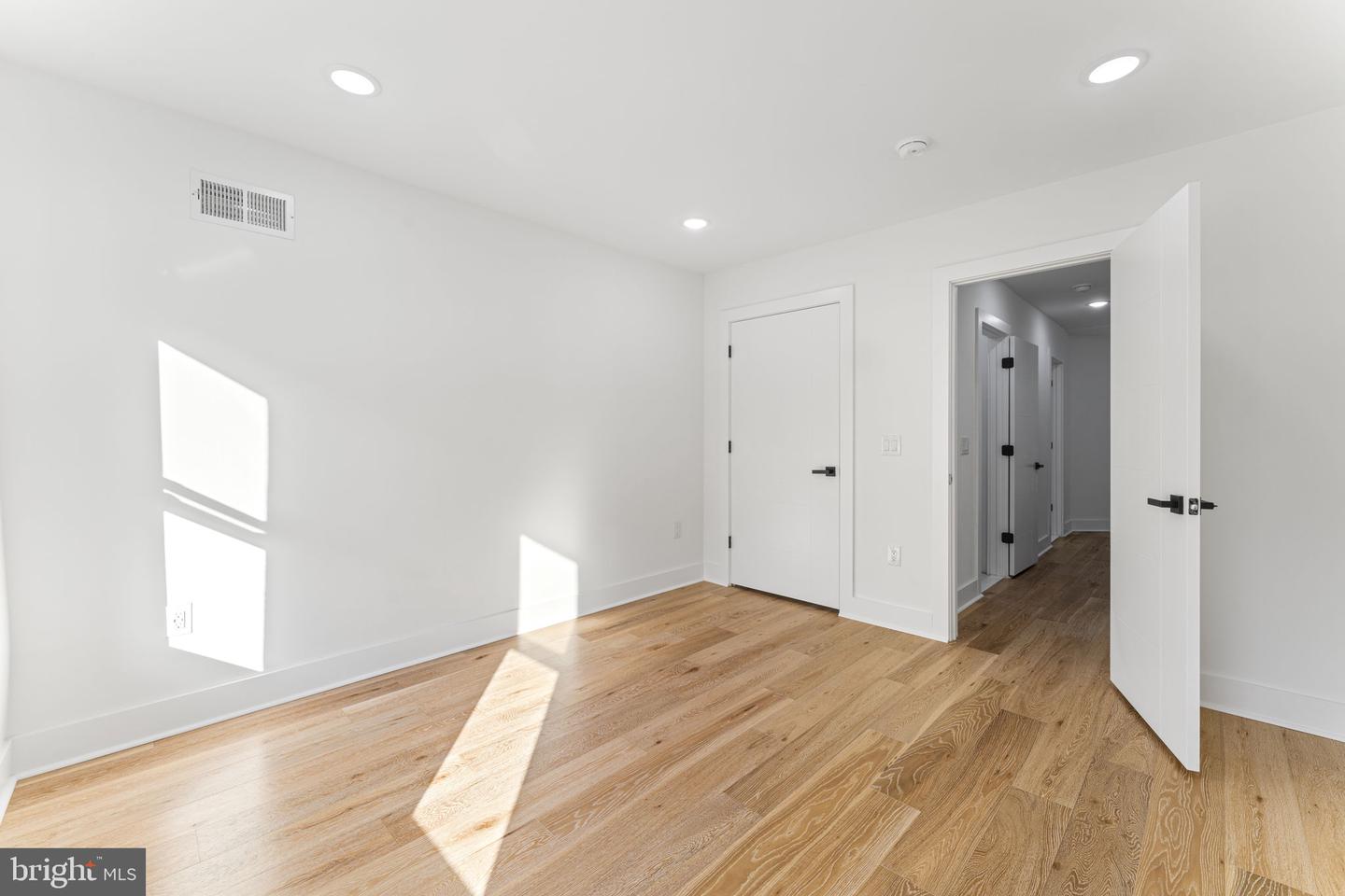 1007 Mount Vernon St Property Photo 25