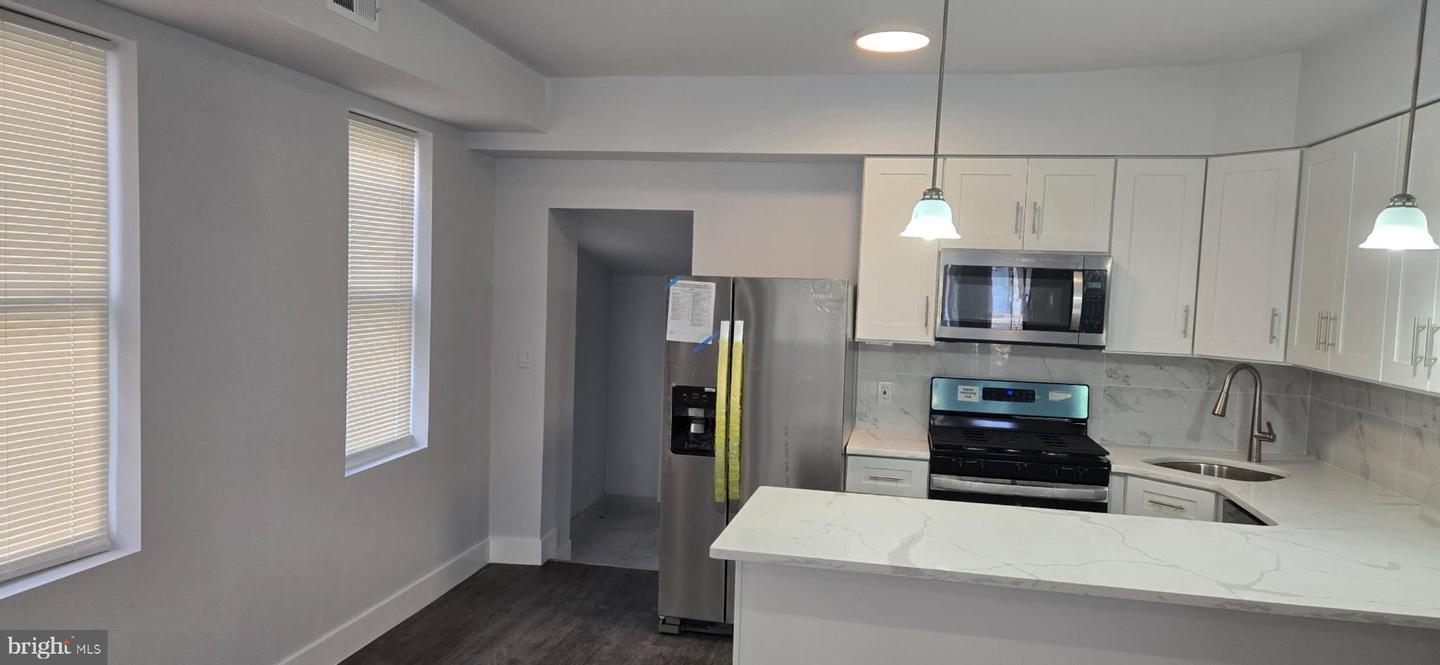 4405 Comly St Property Photo 2