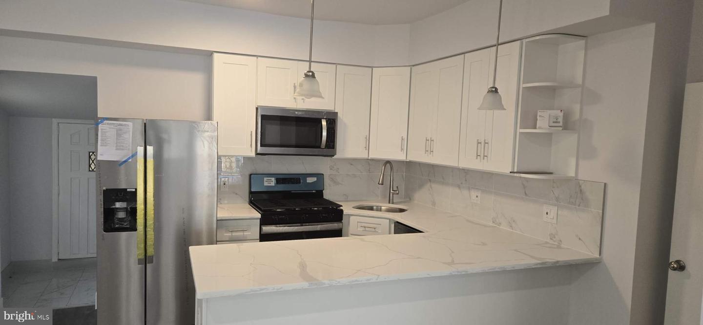 4405 Comly St Property Photo 3