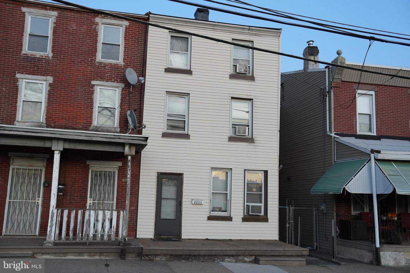 2233 Bridge St Property Photo 1