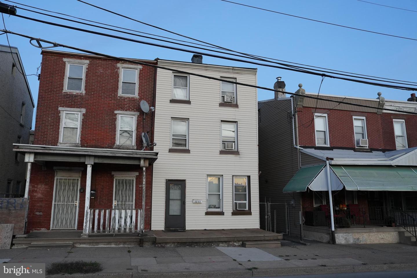 2233 Bridge St Property Photo 2