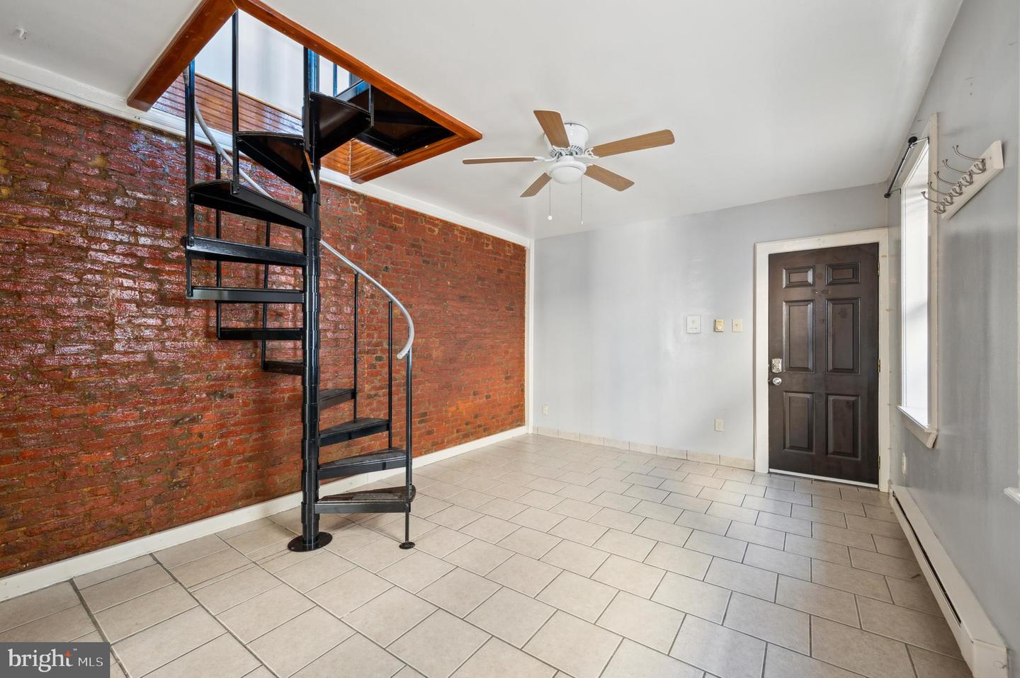 513 W Girard Ave #2 Property Photo 3