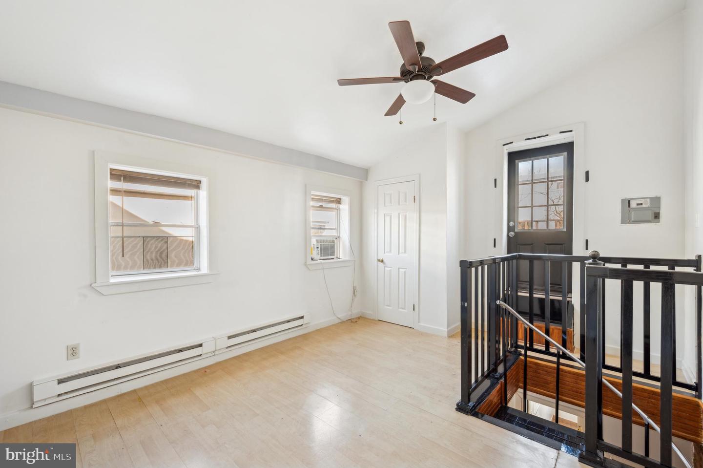 513 W Girard Ave #2 Property Photo 7