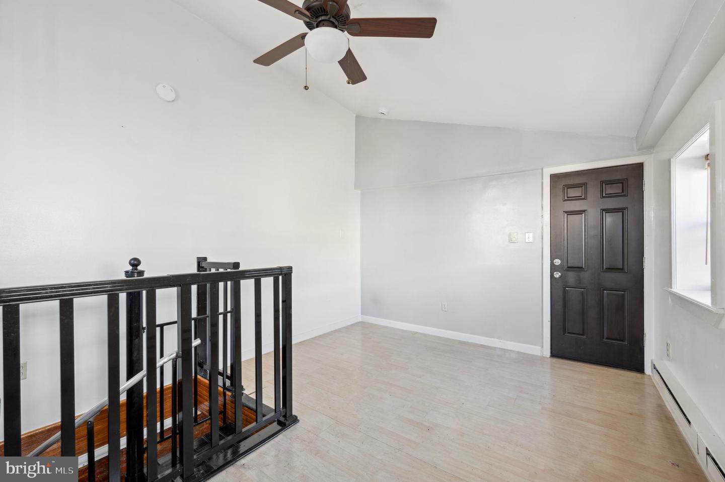 513 W Girard Ave #2 Property Photo 8