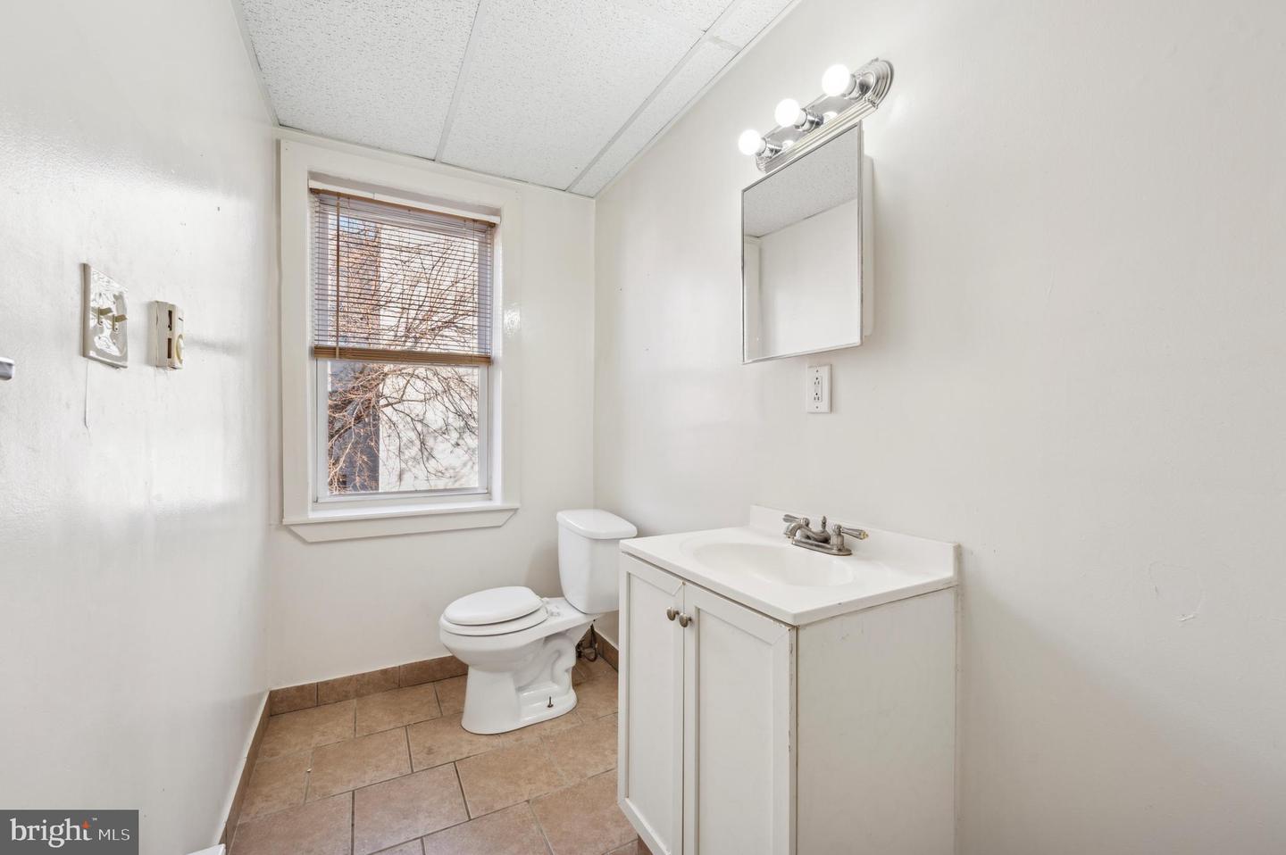 513 W Girard Ave #2 Property Photo 12